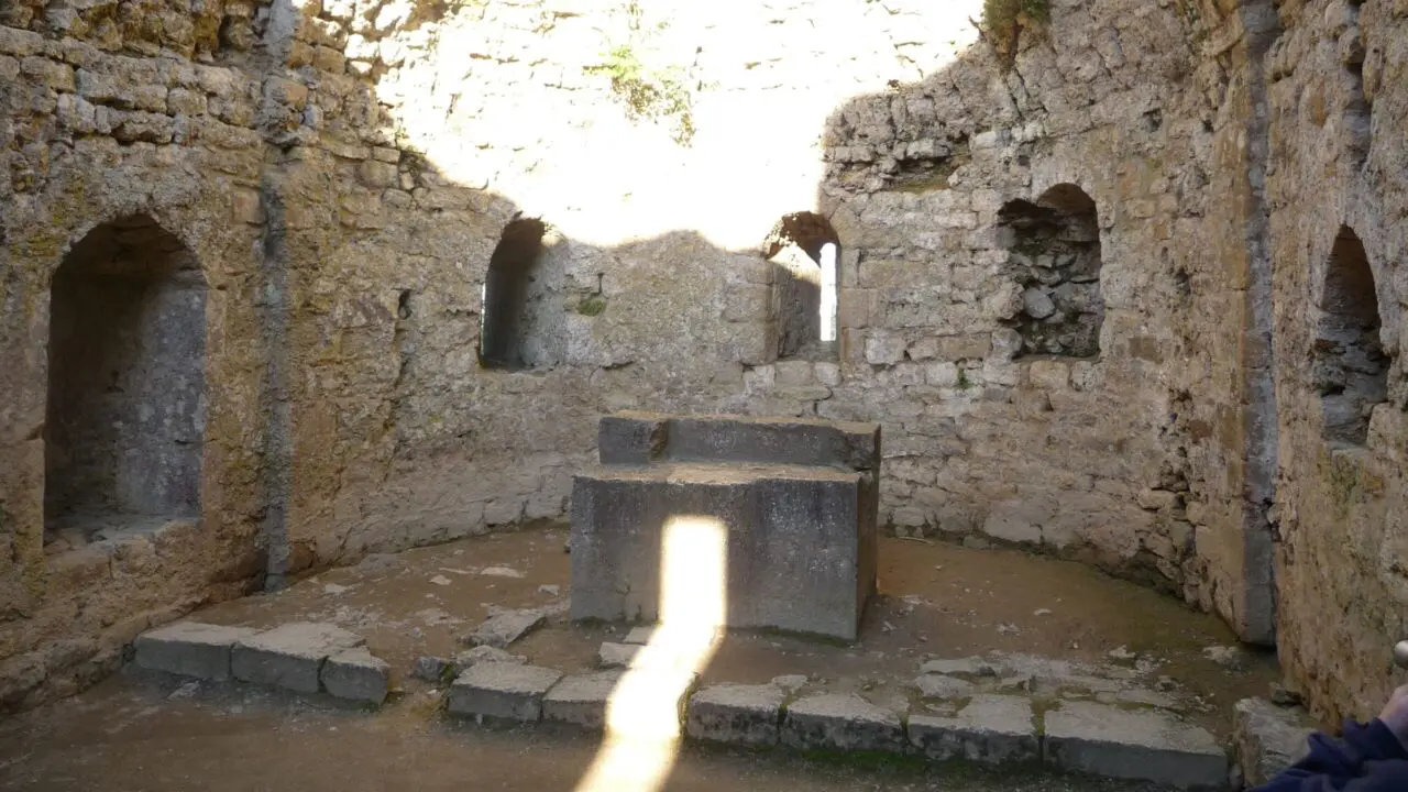 chapelle d'adoubement Peyrpertuse